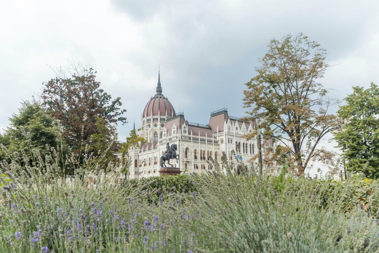 Atlanta Apartment Is In The Heart Of Budapest — Photos 2